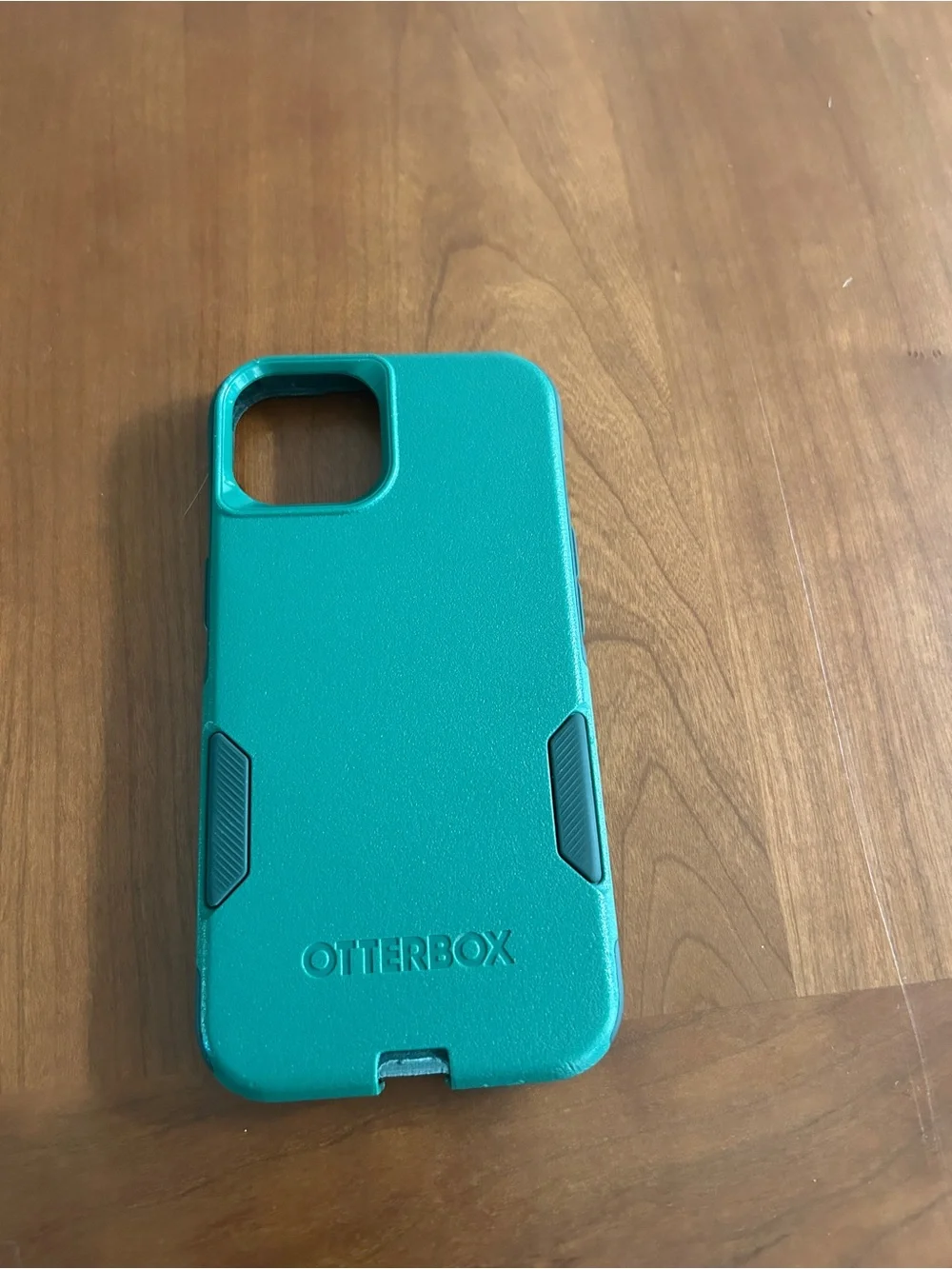 OtterBox Green Commuter Case. Missing the port flap as shown in the photo